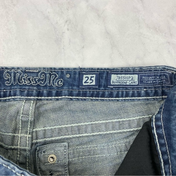 Miss Me Jeans Boyfriend Capri Beaded Jeweled Medium Wash Denim‎ Pants Size 25 - Picture 4 of 6